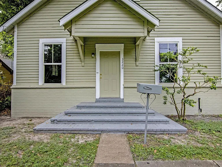 3220 Melbourne St — Photo 4