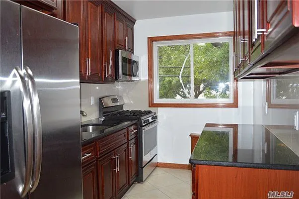 Rented by Prime Realty | media 7