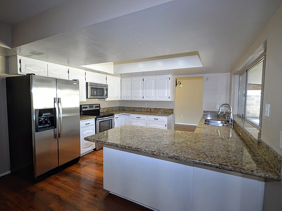 5th image of 3822 S Siesta Ln