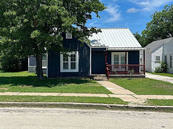 2nd image of 2504 1st St