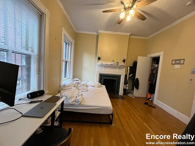 48 Hereford St #2A — Photo 10