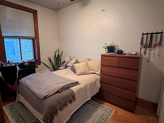 4th image of 3756 N Paulina St #2R