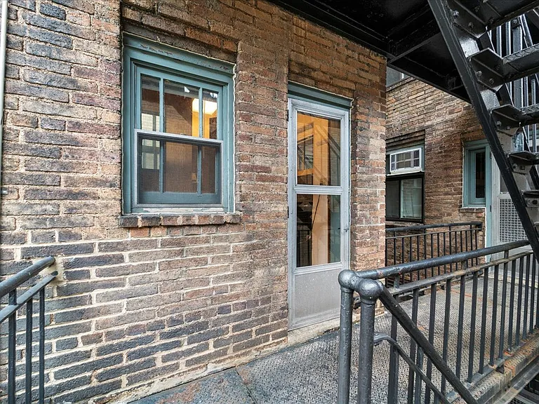 342 S Highland Ave #11B — Photo 22