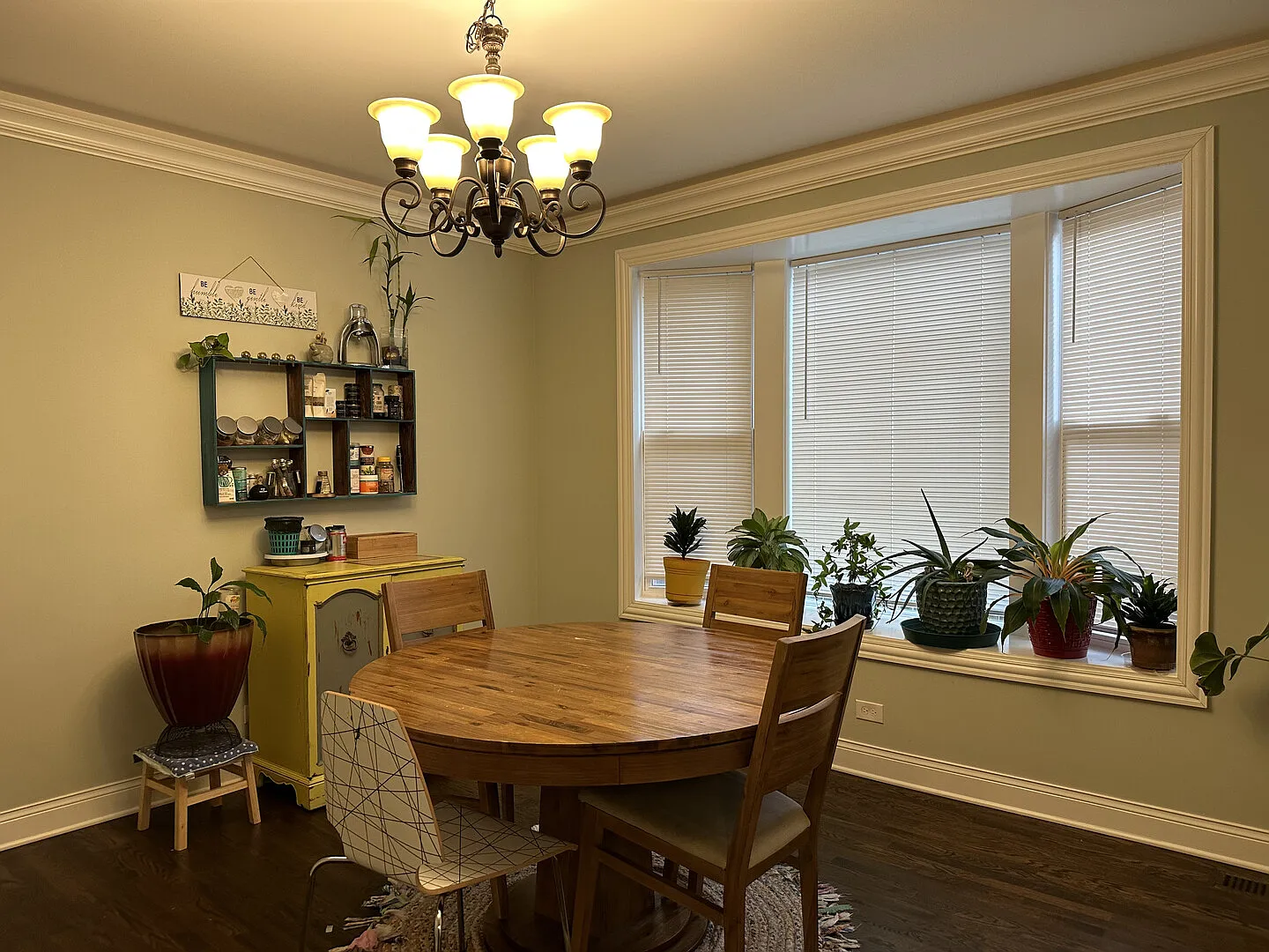 Fully Furnished - Large Home, Full In-Home Gym, Washer/Dryer, Wifi ++ — Photo 4