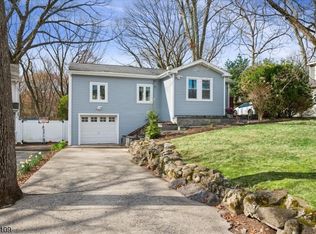 11 Oakdale Rd, Parsippany-Troy Hills Twp., NJ 07834
