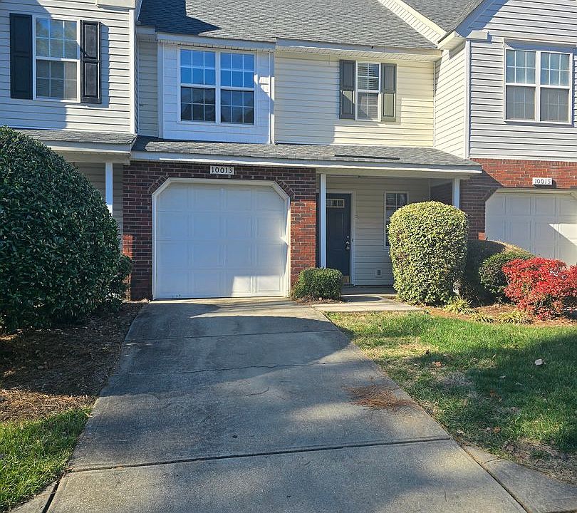 1st image of 10013 University Park Ln