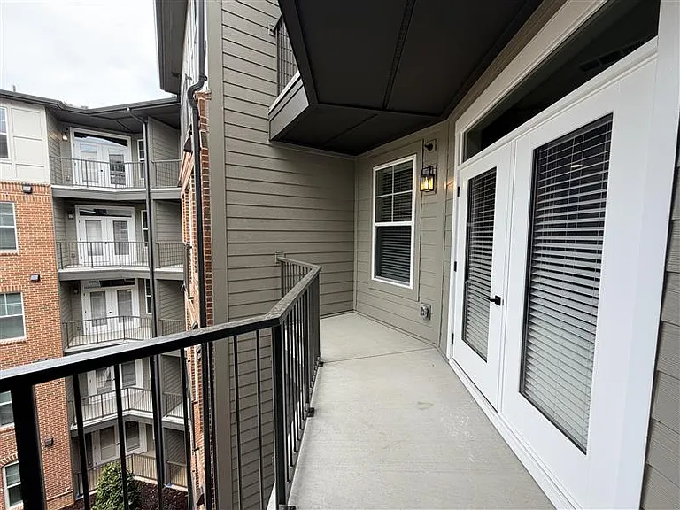 District on the Etowah Apartments — Photo 1074