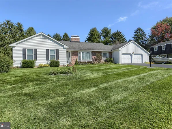 1365 Mashie Dr, Allentown, PA 18106