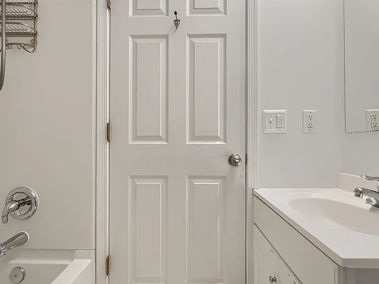 108 N Rose St — Photo 11