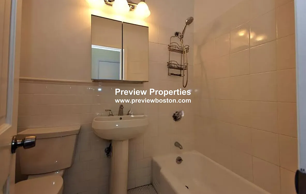 1 bed, $3,350 — Photo 2
