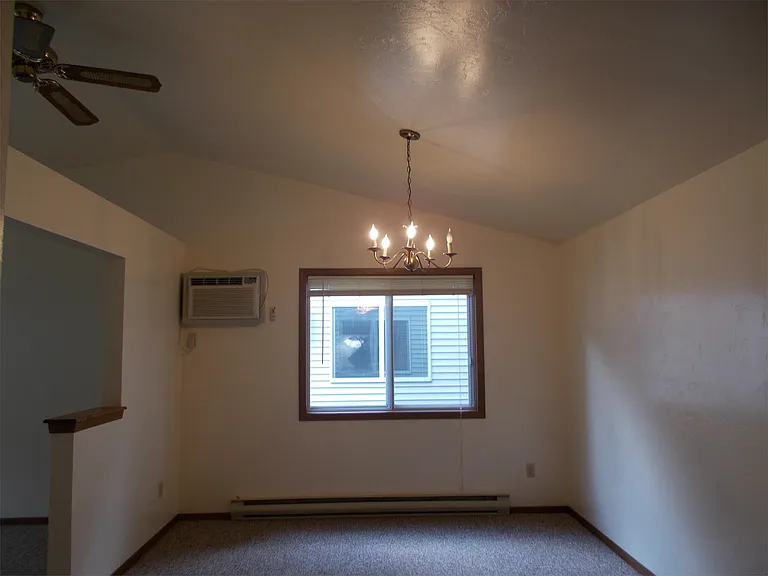 1329 Dousman St — Photo 4