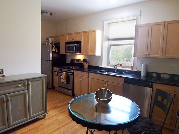 4th image of 4345 N Sacramento Ave APT 1A