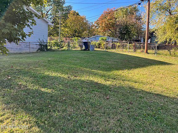 5th image of 425 Cedar Ave