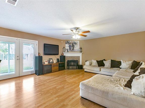 2nd image of 1540 Chancer Ln