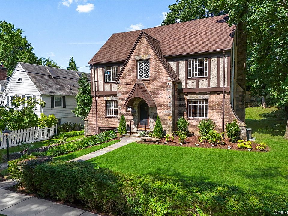 1st image of 12 Dimitri Place