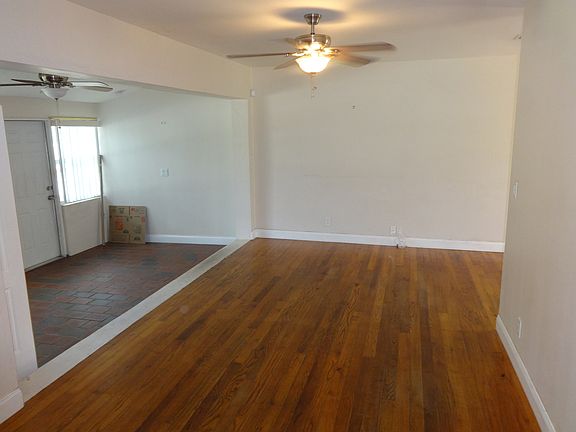 3rd image of 423 SW 11th Ct