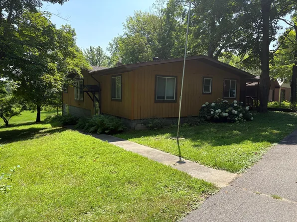 2200 SW 16th St, Grand Rapids, MN 55744