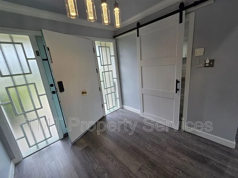 9 W Robinhood Dr — Photo 84
