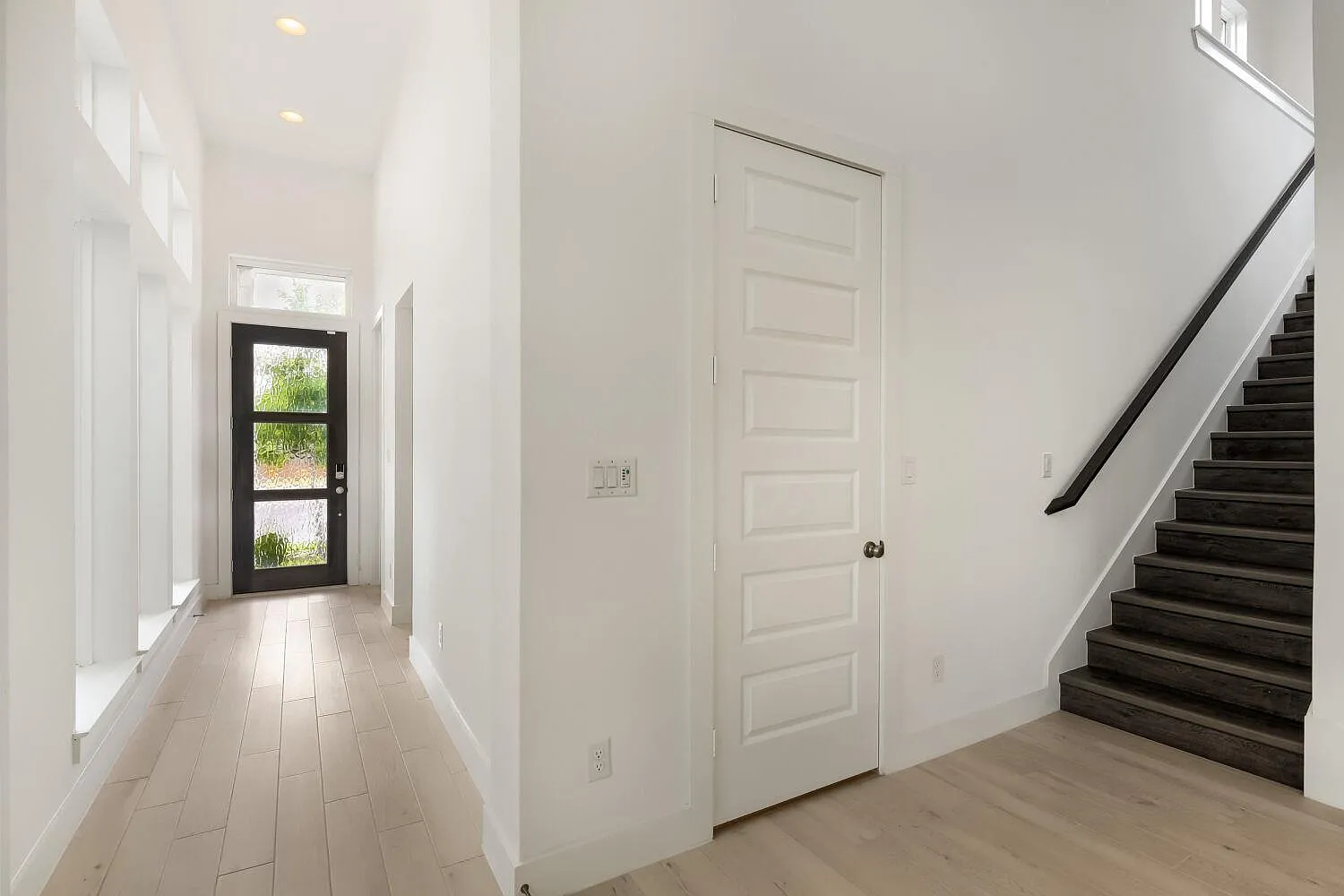 4 bed, 3.5 bath, 2322 sqft, $3,000 — Photo 3