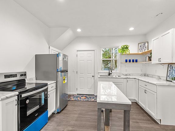 5th image of 1011 N 5th Ave