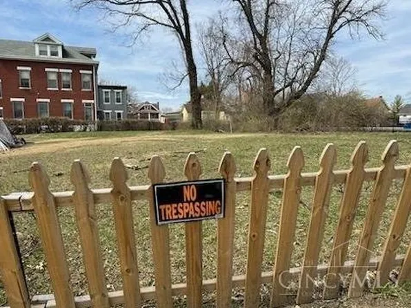 3445 Montgomery Rd, Cincinnati, OH 45207