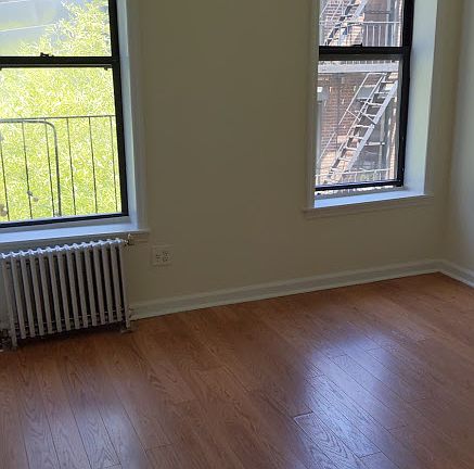 4th image of 345 W 16th St #1/2