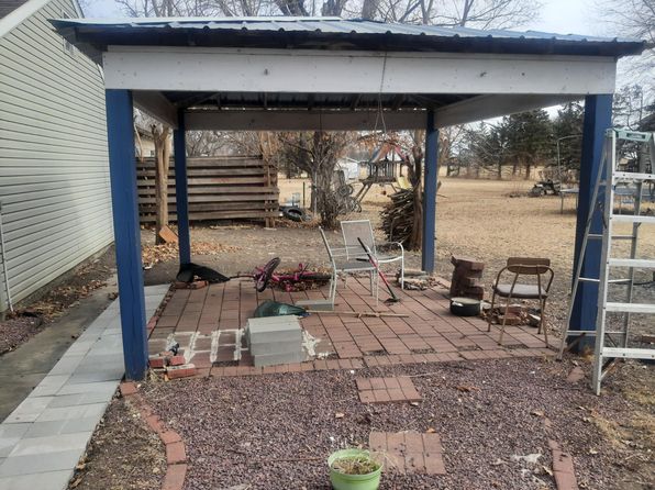 315 Armstrong Ave, Butterfield, MN 56120