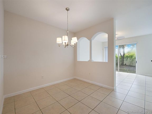 4th image of 1055 NE 30th Ave #1055