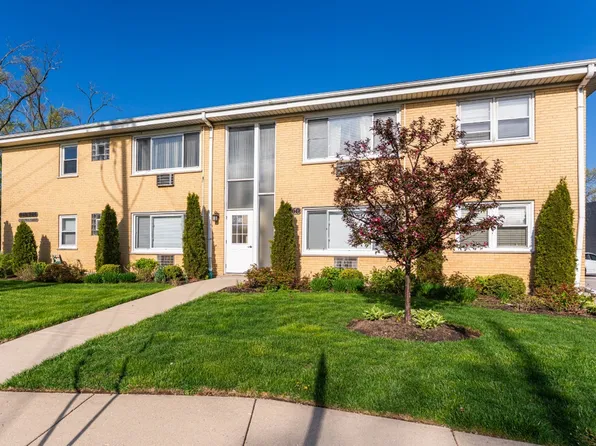 956 Shermer Rd APT 14, Glenview, IL 60025
