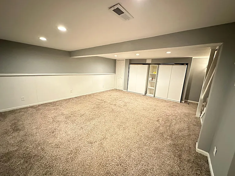 419 Providence Ct — Photo 13