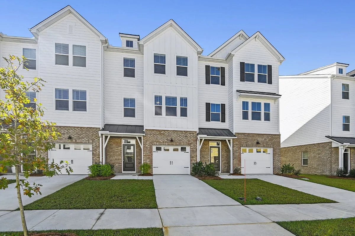 9413 Sun Fountain Drive — Photo 3