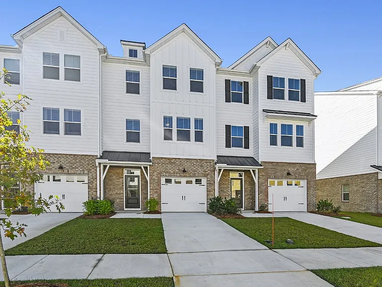 9413 Sun Fountain Dr — Photo 3
