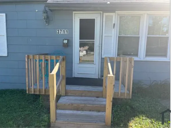 3711 E Gregory Blvd #1, Kansas City, MO 64132