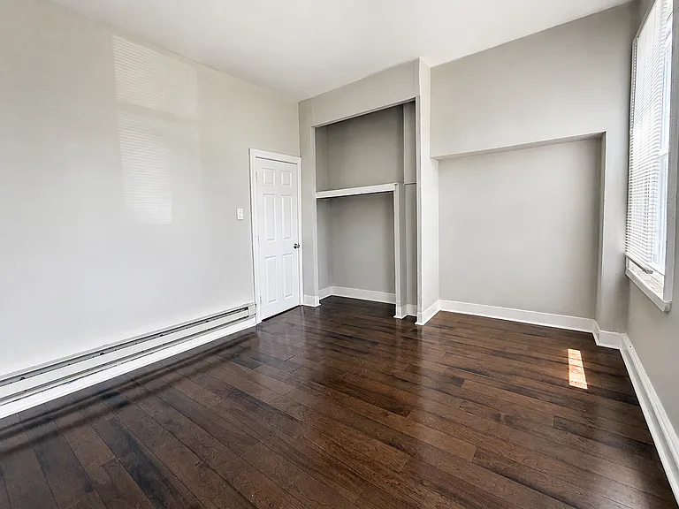 925 W Seltzer St — Photo 15