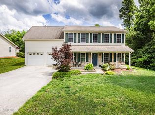 198 Nicely Trl, Powell, TN 37849