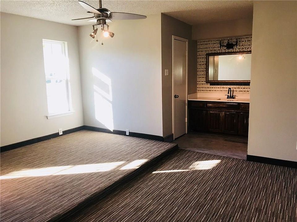 1st image of 319 Running Brook Ln