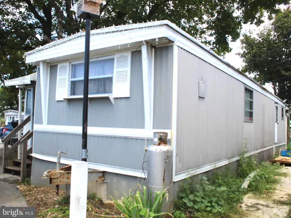 2868 Terry Ln, Lancaster, PA 17603