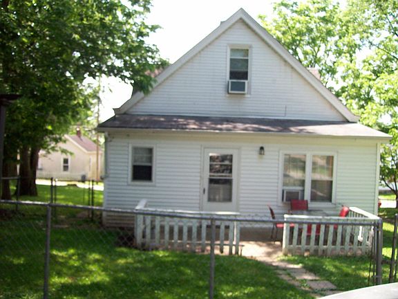 3rd image of 103 Vine St