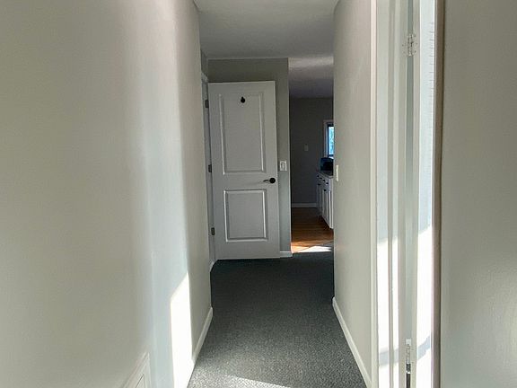 4th image of 4923 Cass St #4