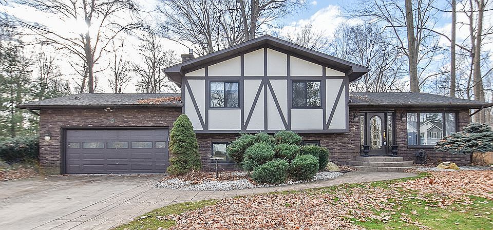 1st image of 571 Schaeffer Dr