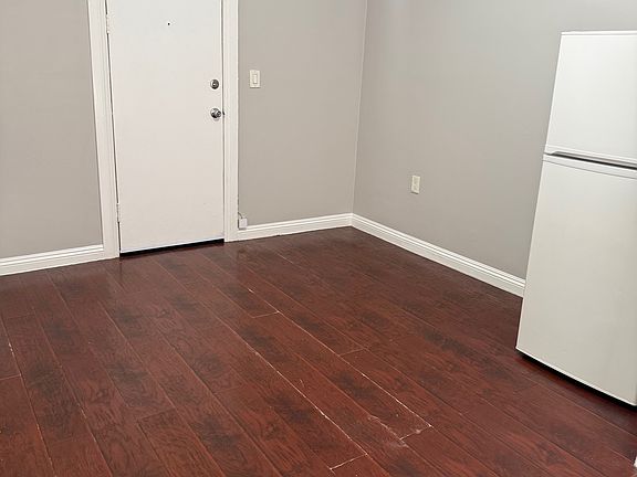 4th image of 504 S Bonnie Brae St APT 126