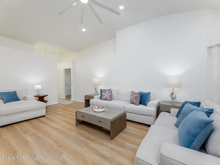 4540 Bellaluna Dr — Photo 10