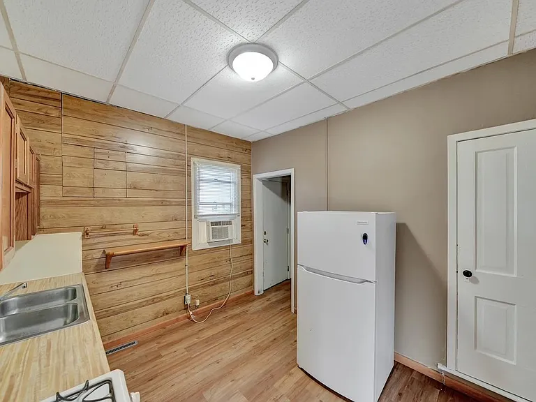 2411 Q St #2 — Photo 4