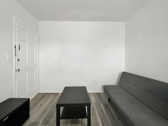 3rd image of 7 Salamanca Ave APT 4