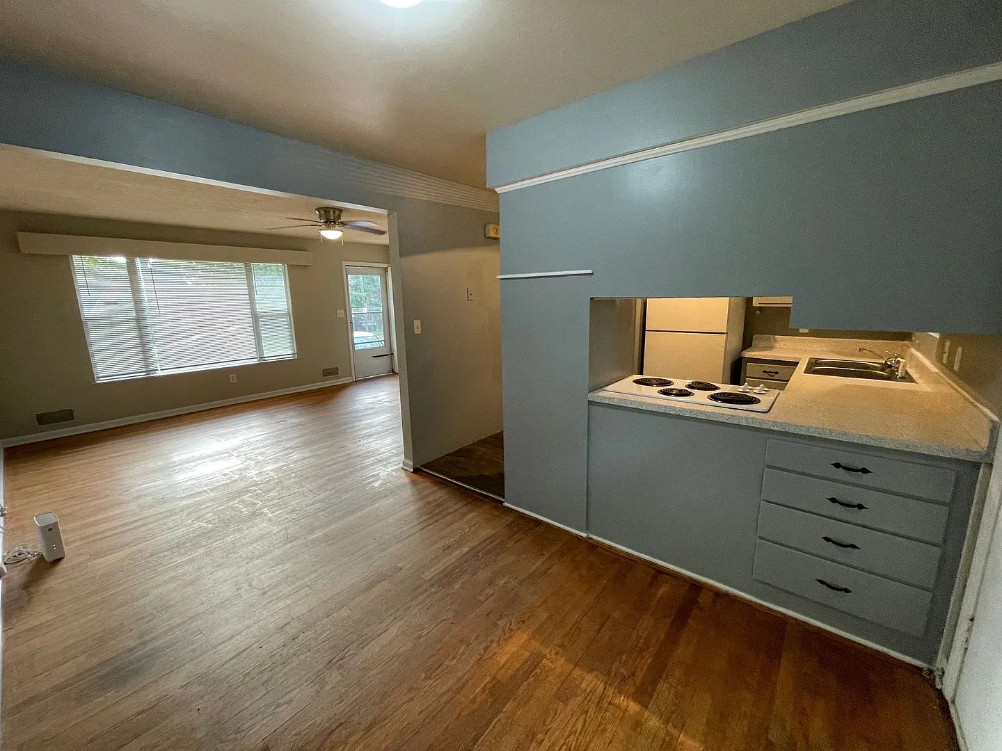 So much character with this 2 bed / 1.5 bath DUPLEX unit with a spacious layout and convenient fe... — Photo 3