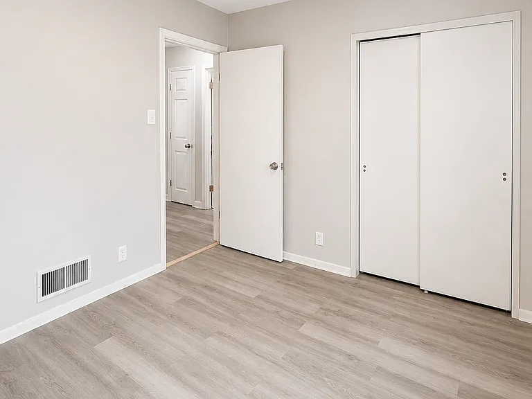 645 Shepley Dr — Photo 13