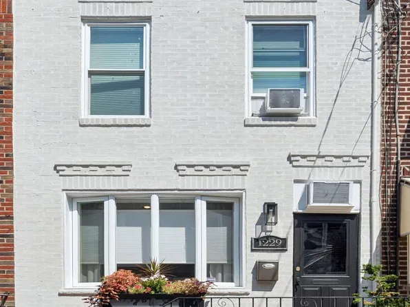 1229 Emily St, Philadelphia, PA 19148