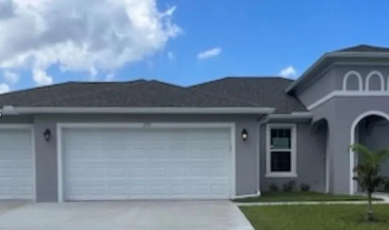 1255 Wadsworth St SE — Photo 1