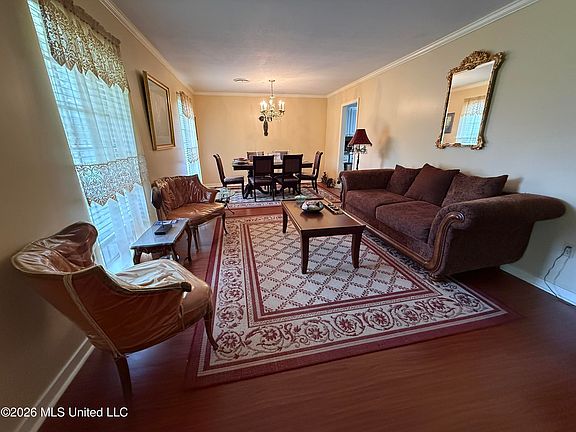 5th image of 1842 Lake Trace Dr