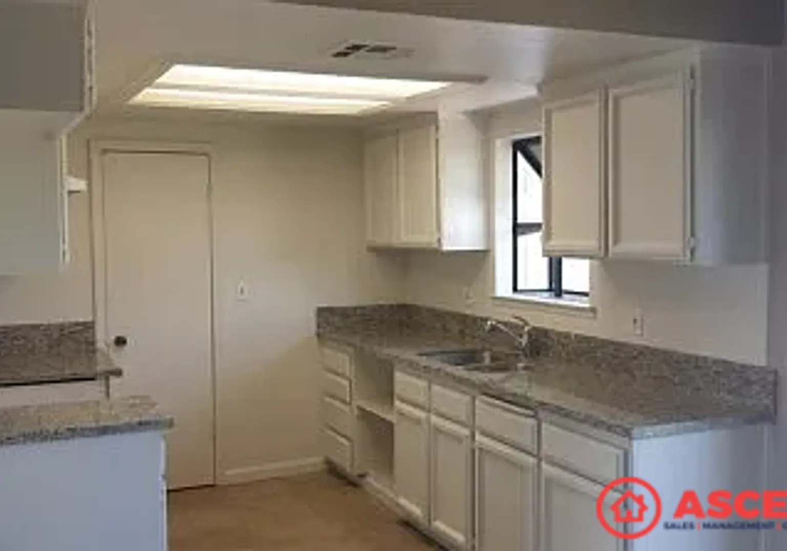 Spacious 4BD/2BA Home in Delano's 93215 Area Gardener, Pest Control Included & Small Pets Welcome! — Photo 4